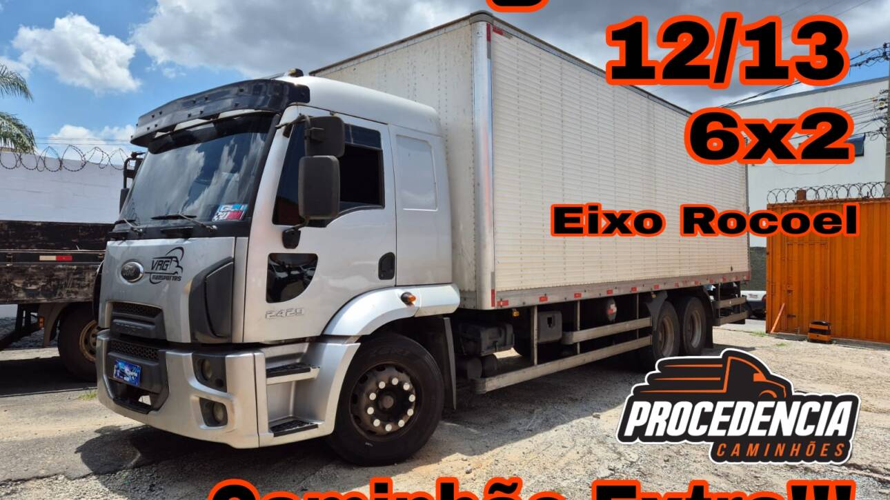 Ford Cargo 2429 12/13 6×2 Baú