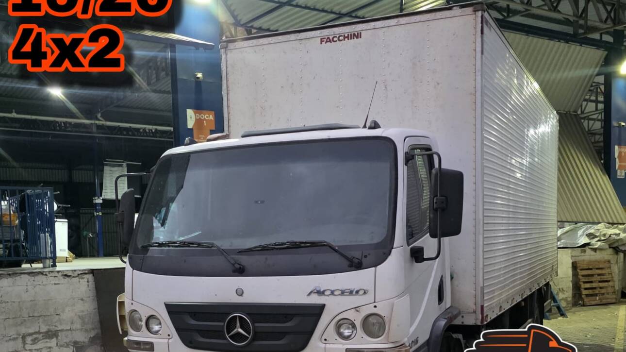 Accelo 1016 4×2 19/20 no baú
