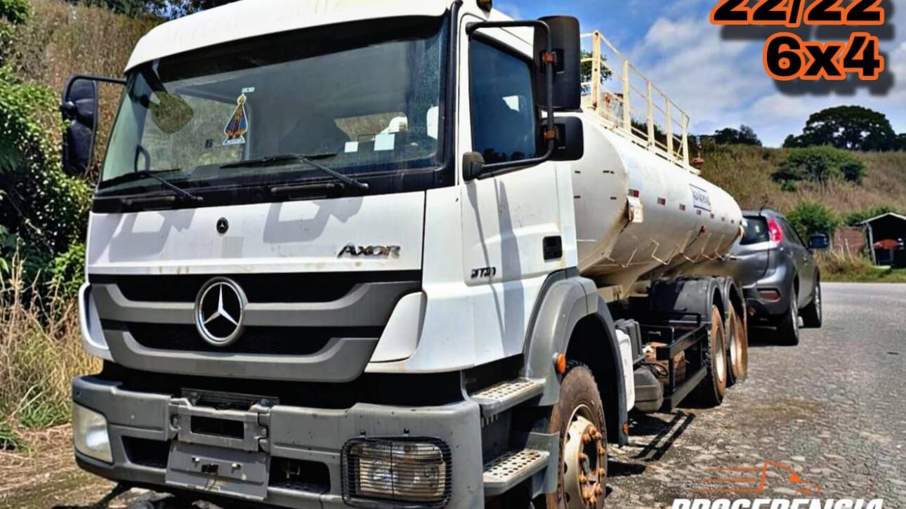 Axor 3131 6×4 22/22 Tanque 20.000L pipa
